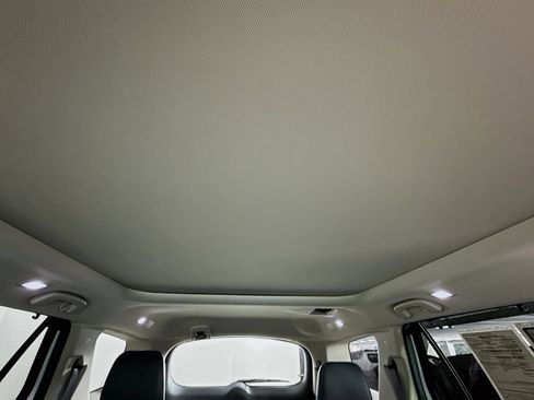 Certified 2025 Honda Pilot Touring image 27