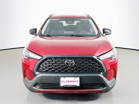 Used 2025 Toyota Corolla Cross LE w/ Moonroof Package FWD image 3