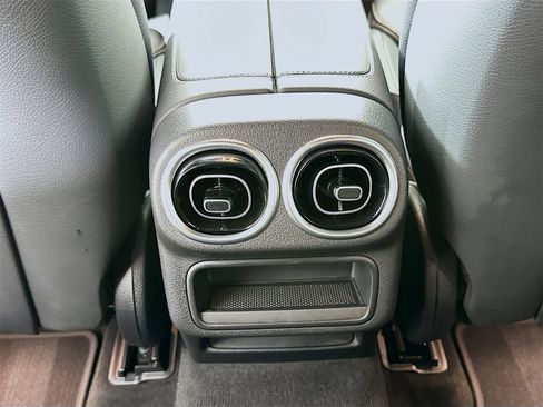 Certified 2025 Mercedes-Benz GLC 300 image 26