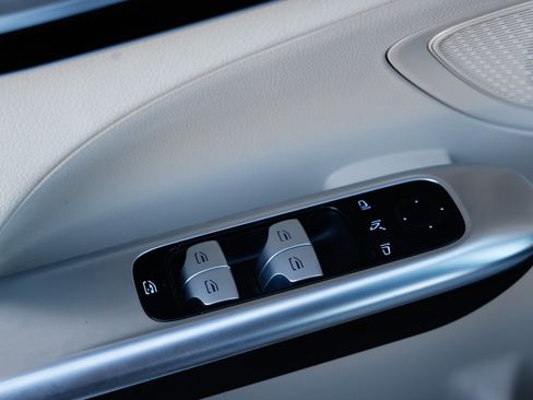 Used 2024 Mercedes-Benz C 300 Sedan image 48