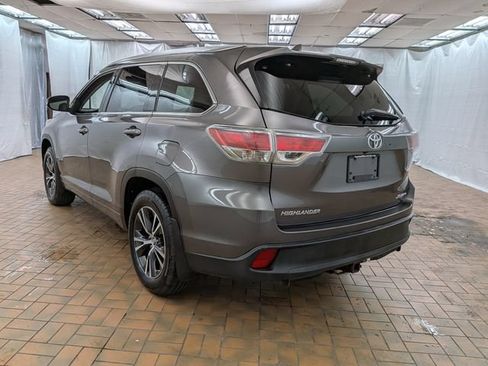 Used 2016 Toyota Highlander XLE AWD/4WD image 5