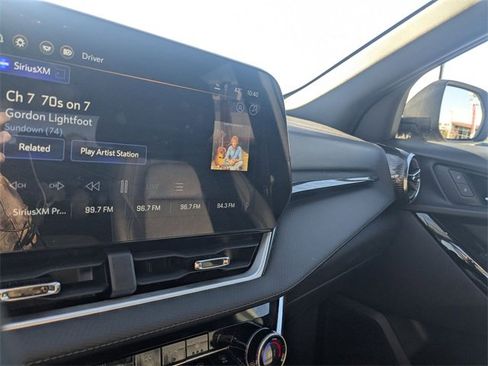 Used 2025 Chevrolet Equinox LT w/ Convenience Package II image 23