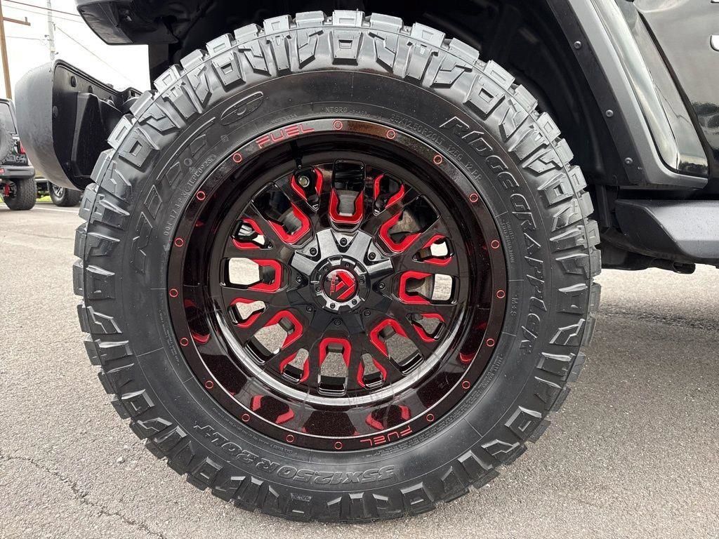 Used 2020 Jeep Wrangler Unlimited Sahara AWD/4WD image 13