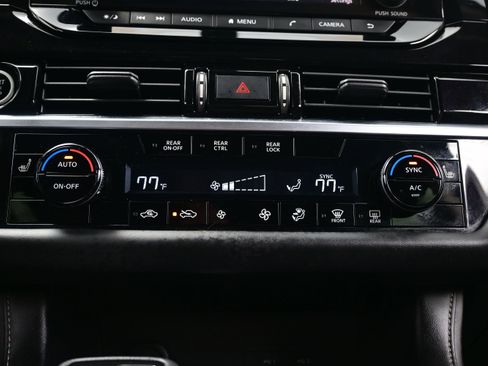 Used 2023 Nissan Pathfinder SV AWD/4WD image 21