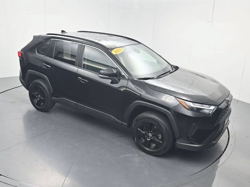 Used 2024 Toyota RAV4 XLE FWD image 54