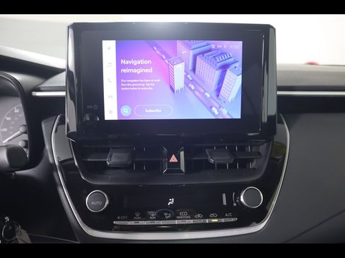 Used 2025 Toyota Corolla LE FWD image 24