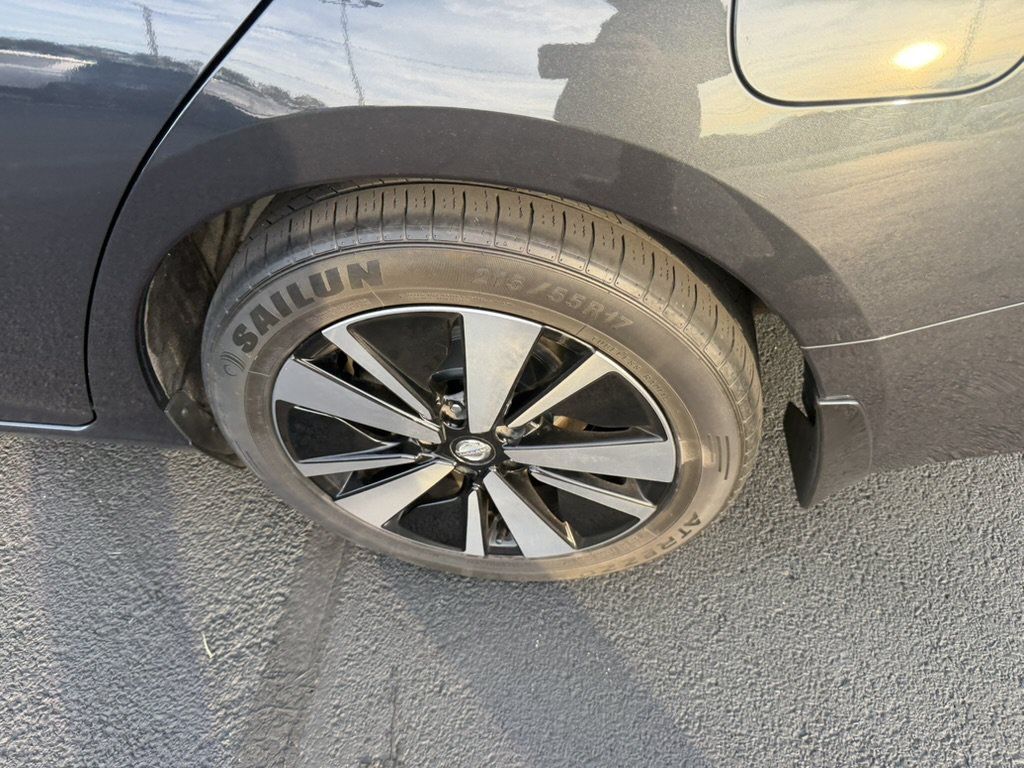 Used 2022 Nissan Altima 2.5 SV FWD image 14