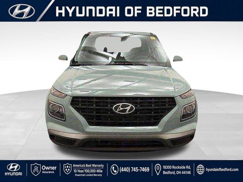 Certified 2026 Hyundai Venue SE FWD image 2