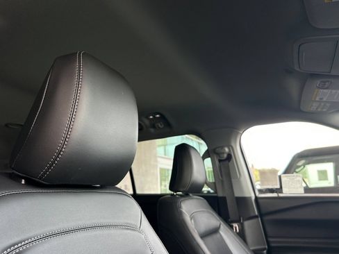 Certified 2022 Ford Explorer XLT w/ Equipment Group 202A RWD image 17