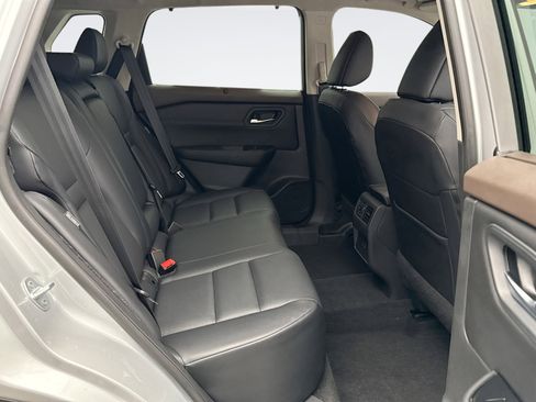 Used 2023 Nissan Rogue SV w/ SV Premium B Package image 18