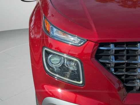Used 2023 Hyundai Venue Limited w/ Cargo Package FWD image 10