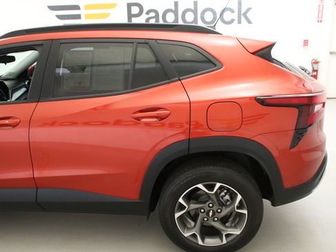 Used 2024 Chevrolet Trax LT w/ Driver Confidence Package FWD image 6