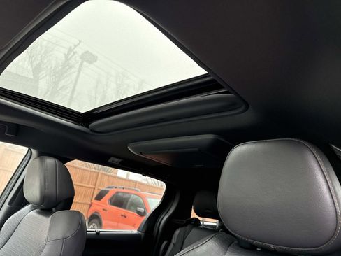 Used 2024 Toyota Sienna XLE Woodland Edition image 3