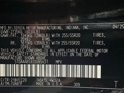 Used 2025 Toyota Grand Highlander AWD image 11