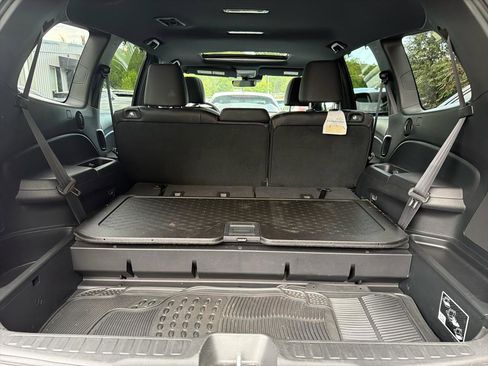 Used 2022 Honda Pilot TrailSport image 11