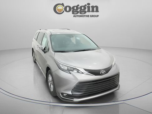 New 2026 Toyota Sienna XLE FWD image 27