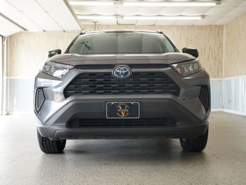 Used 2022 Toyota RAV4 LE AWD/4WD image 3