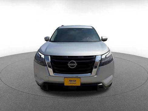 Used 2025 Nissan Pathfinder SV AWD/4WD image 4