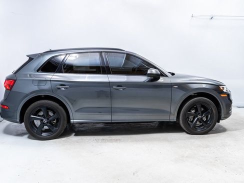 Used 2020 Audi Q5 2.0T Titanium Premium Plus w/ Premium Plus Package image 8