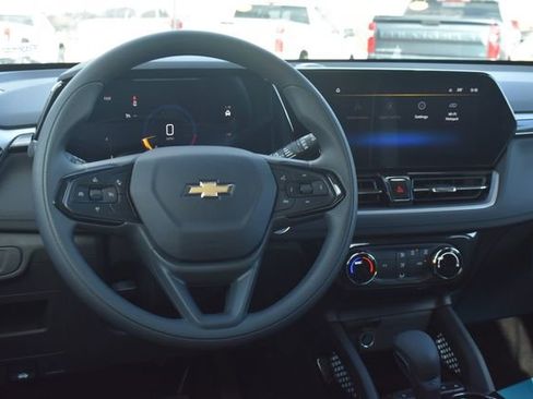 Used 2023 Jeep Compass Limited image 32