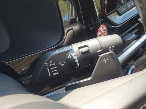 Used 2024 Nissan Pathfinder SV image 18