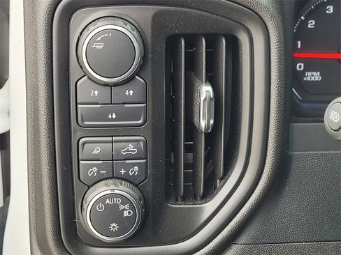 Used 2024 Chevrolet Silverado 2500 Custom w/ Custom Value Package image 29