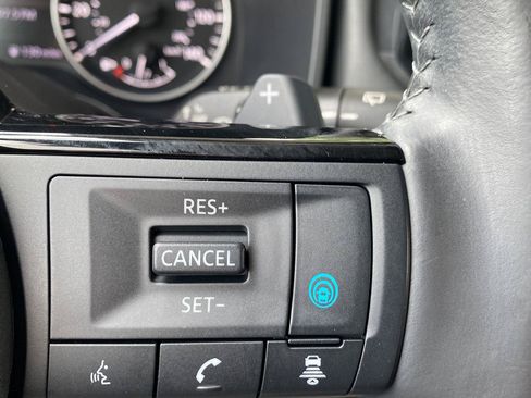 Used 2021 Nissan Rogue SL w/ Premium Package AWD/4WD image 39