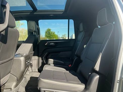 Used 2025 Chevrolet Suburban Premier w/ Sun And Tow Package AWD/4WD image 36