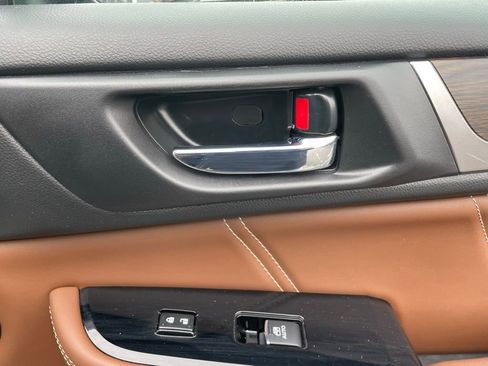 Used 2019 Subaru Outback 3.6R Touring image 14