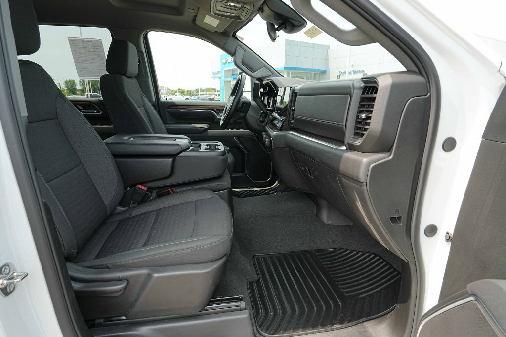 Used 2025 Chevrolet Silverado 2500 LT w/ Convenience Package AWD/4WD image 22
