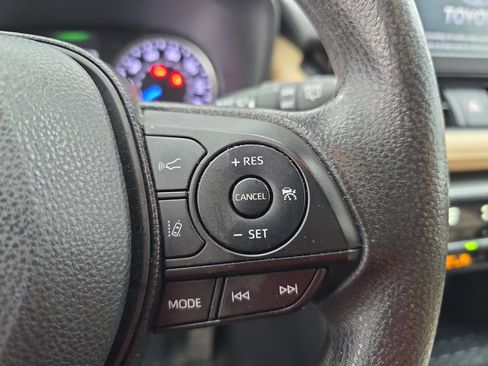 Used 2019 Toyota RAV4 XLE image 17