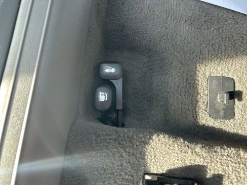 Used 2025 Hyundai Elantra SEL image 31