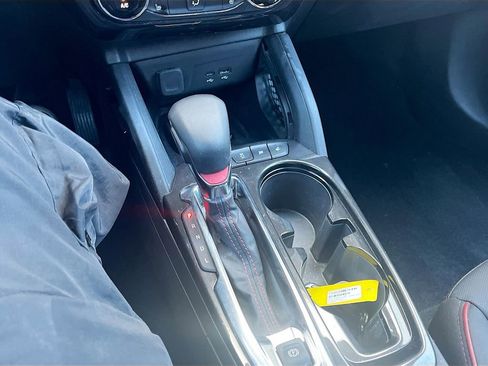 Used 2025 Chevrolet TrailBlazer RS w/ Convenience Package FWD image 16
