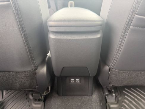 Used 2024 Toyota Prius XLE FWD image 15