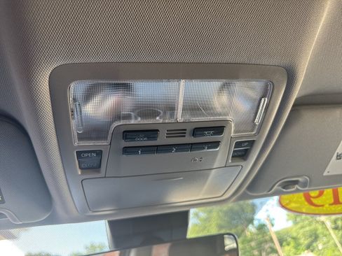 Used 2019 Toyota Highlander XLE AWD/4WD image 34