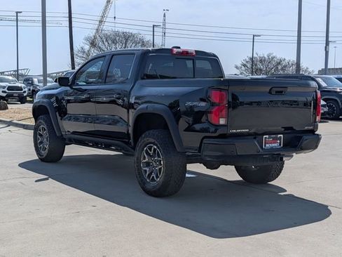 Used 2025 Chevrolet Colorado ZR2 w/ Technology Package image 9