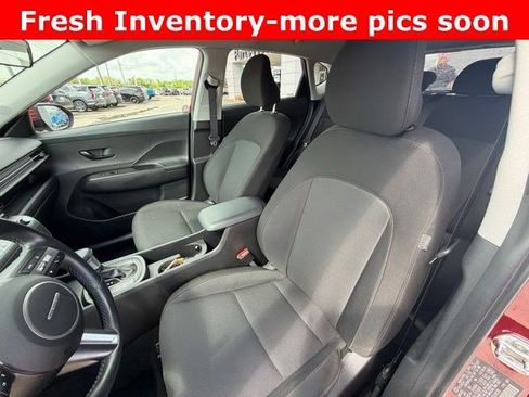 Used 2025 Hyundai Kona SEL FWD image 11