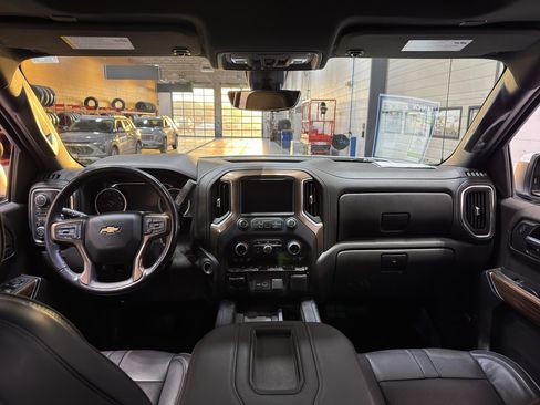 Certified 2022 Chevrolet Silverado 1500 High Country w/ Technology Package image 14