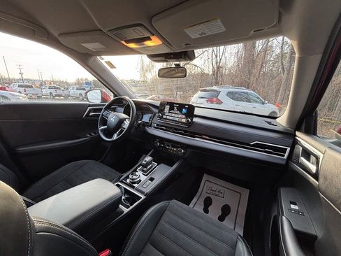 Used 2024 Mitsubishi Outlander SE image 16