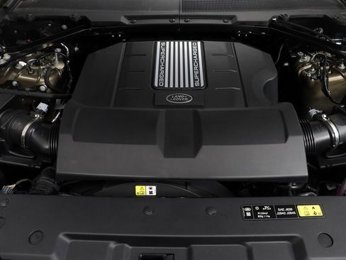 New 2024 Land Rover Defender 110 SE image 23