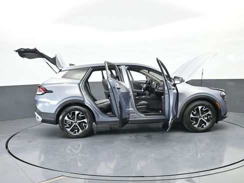 Used 2025 Kia Sportage EX image 75