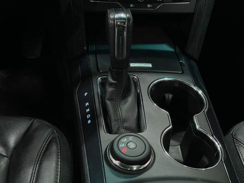 Used 2016 Ford Explorer XLT w/ Equipment Group 202A image 28