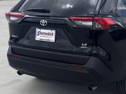 Used 2023 Toyota RAV4 LE image 6
