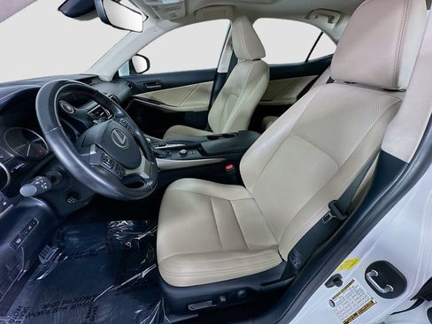 Used 2019 Lexus IS 300 AWD image 5