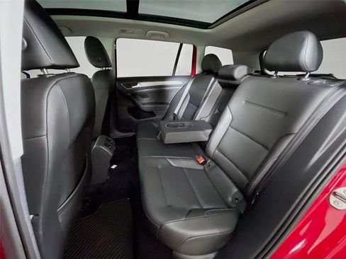 Used 2016 Volkswagen Golf Limited Edition image 26