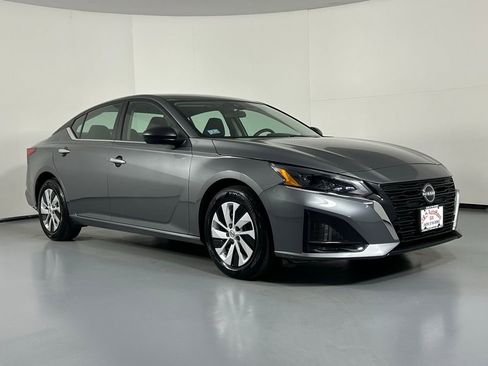 Used 2024 Nissan Altima 2.5 S FWD image 1