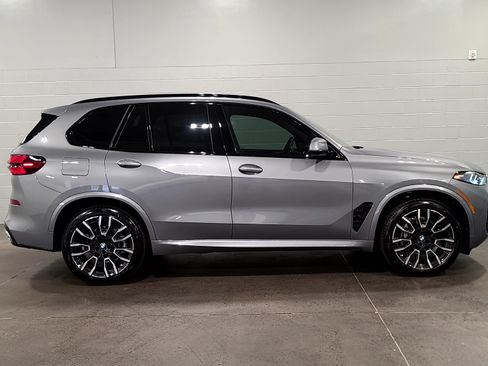 Used 2026 BMW X5 xDrive40i w/ M Sport Package AWD/4WD image 9