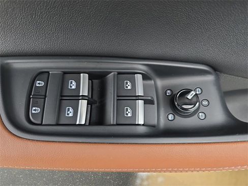 Used 2025 Audi Q8 Premium Plus w/ Premium Plus Package image 31