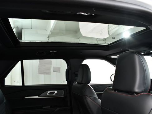 New 2026 Ford Explorer ST-Line w/ ST-Line Street Pack AWD/4WD image 18