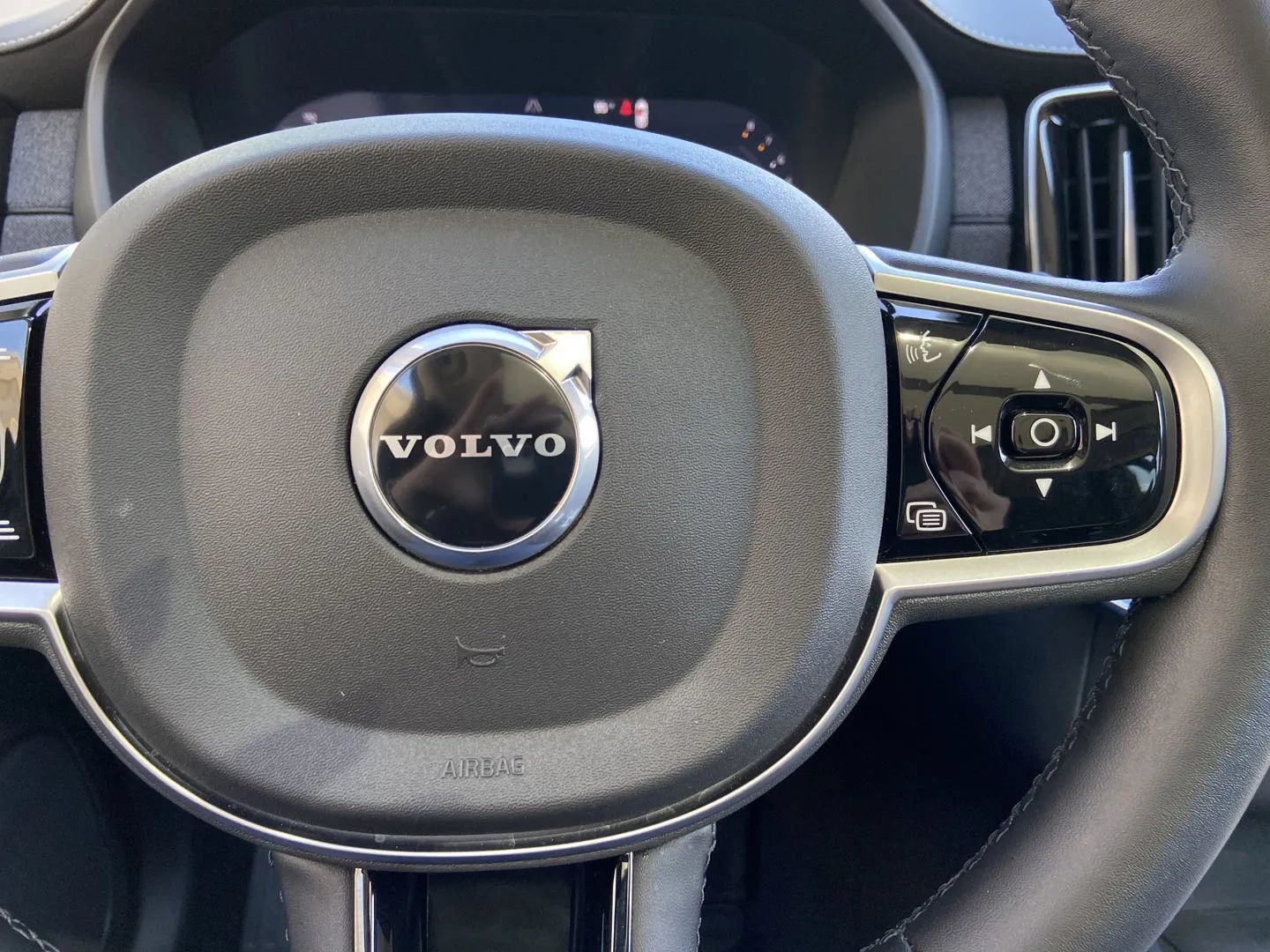 Used 2025 Volvo XC90 B6 Plus AWD/4WD image 17